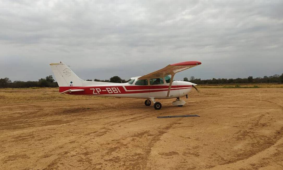 Avião roubado por bandidos armados em Lomo Plata, no Paraguai Foto: Reprodução/Redes sociais