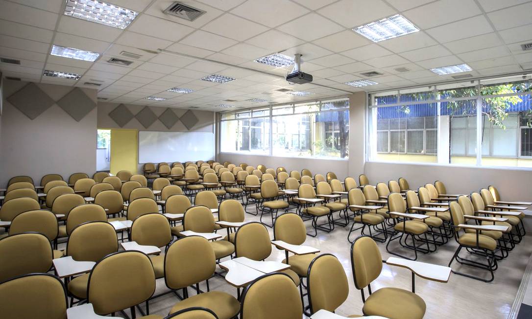 Sala de aula vazia em prédio da USP Foto: Edilson Dantas / Agência O Globo