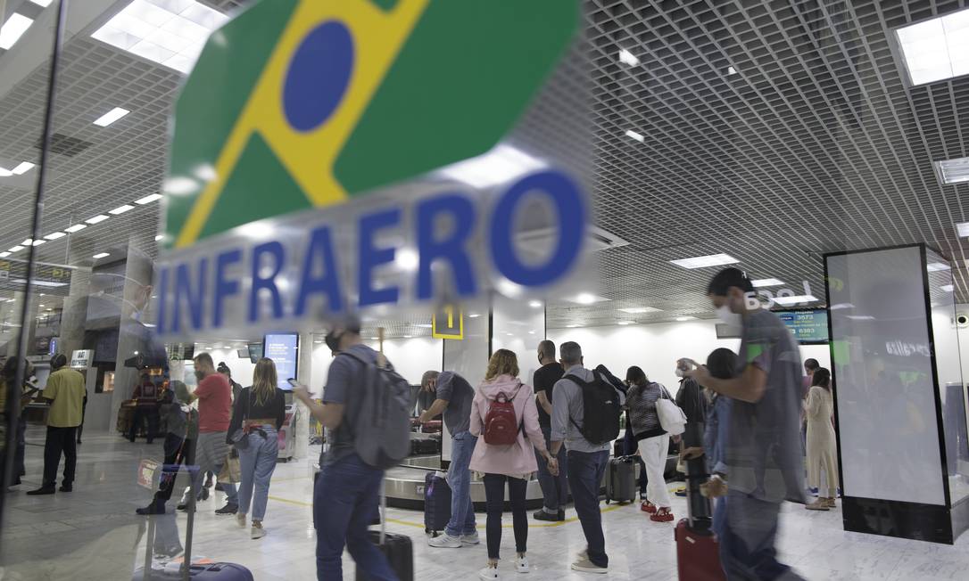 Movimento no aeroporto Santos Dumont: despacho gratuito de bagagem está previsto em emenda incluída em MP do setor aéreo Foto: Márcia Foletto / Agência O Globo
