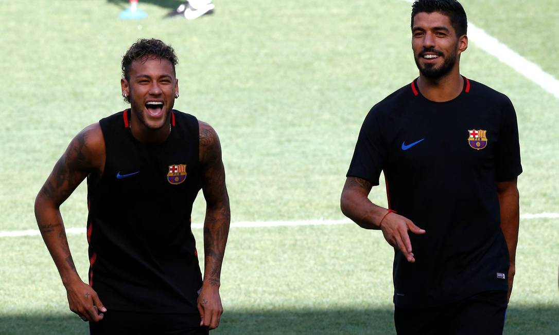 Neymar e Luis Suárez nos tempos tempos de Barcelona Foto: MIKE SEGAR / Reuters