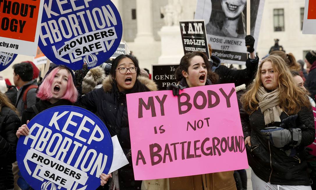 Manifestantes pró-aborto protestam em frente à Suprema Corte dos EUA em Washington, EUA Foto: Gary Cameron / REUTERS/22-01-2016