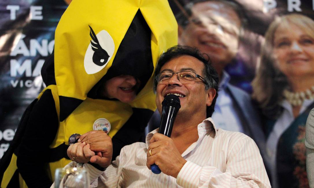 Candidato à Presidência da Colômbia, Gustavo Petro participa de evento com eleitores em Medellín, em 2018 Foto: FREDY BUILES / Reuters