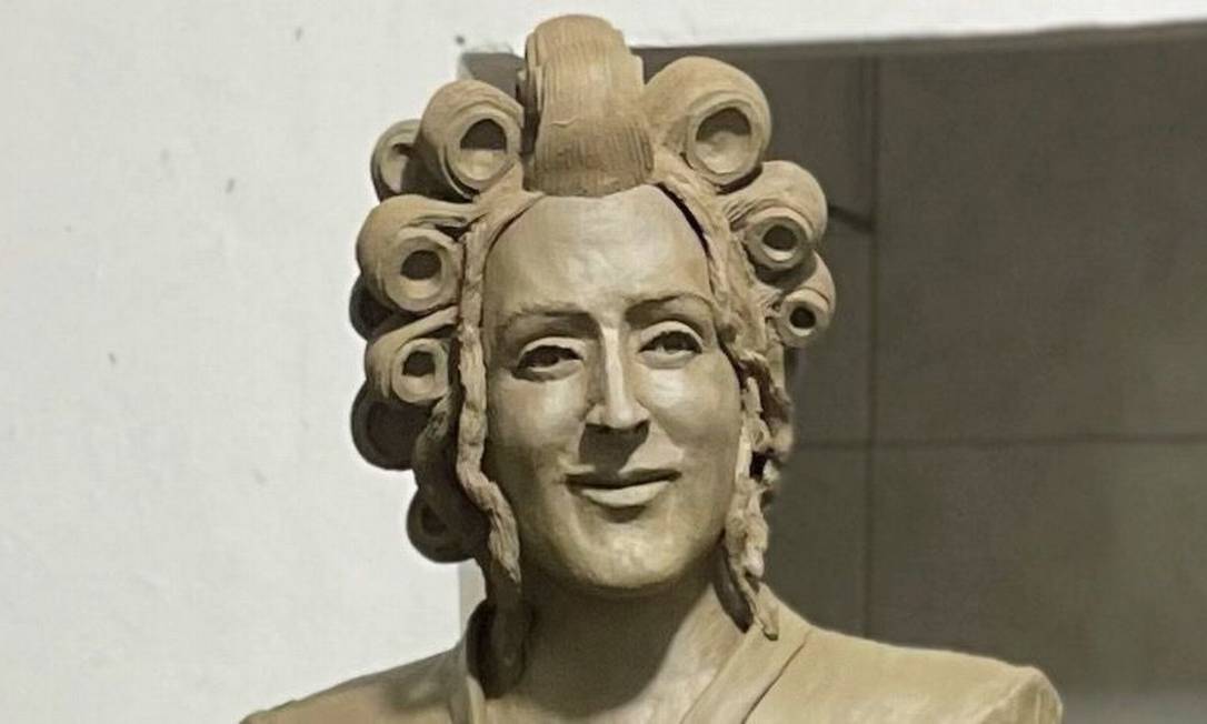 Dona Hermínia de argila: estátuas em homenagem a Paulo Gustavo estaão em processo de fundição Foto: Divulgação