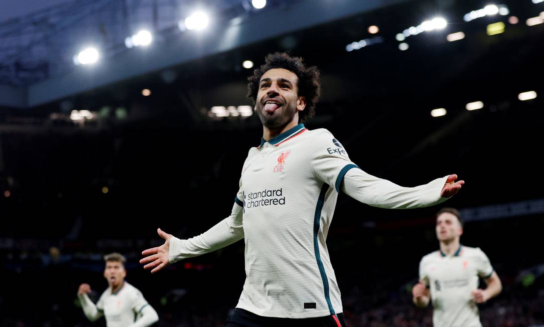 Salah comemora um de seus gols em Old Trafford Foto: PHIL NOBLE / REUTERS