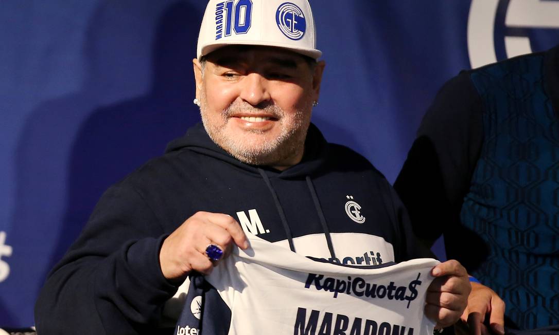 Partida em homenagem a Maradona ocorrerá em dezembro e será transmitida online Foto: AGUSTIN MARCARIAN / Reuters