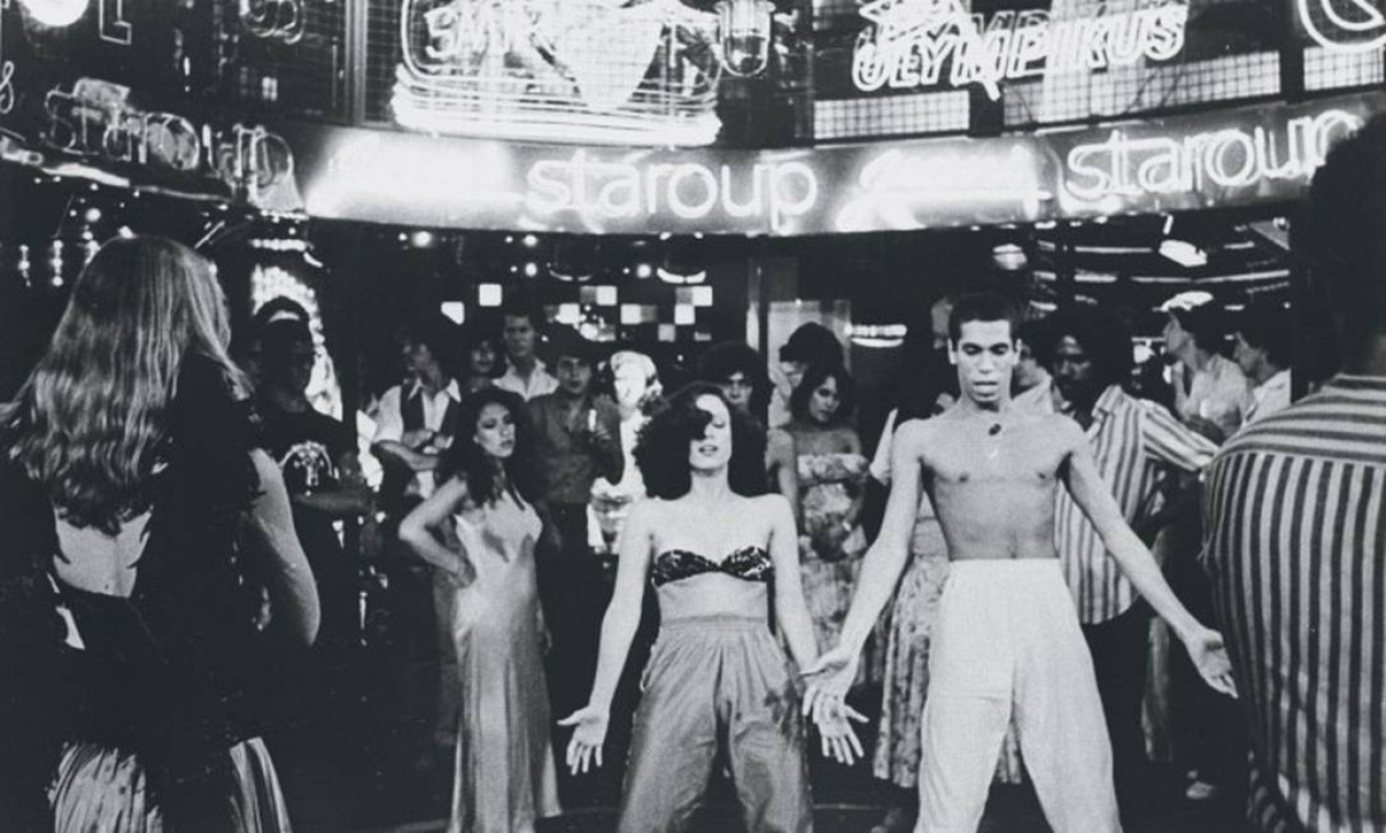 Sônia Braga e Paolette em cena de "Dancin Days", sucesso de Gilberto Braga Foto: Reprodução