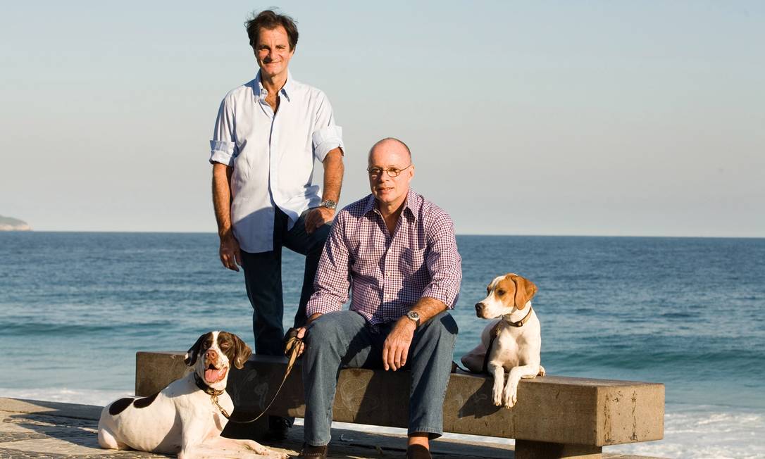 Gilberto Braga e o decorador Edgar Moura, com quem era casado Foto: André Arruda / Agência O Globo