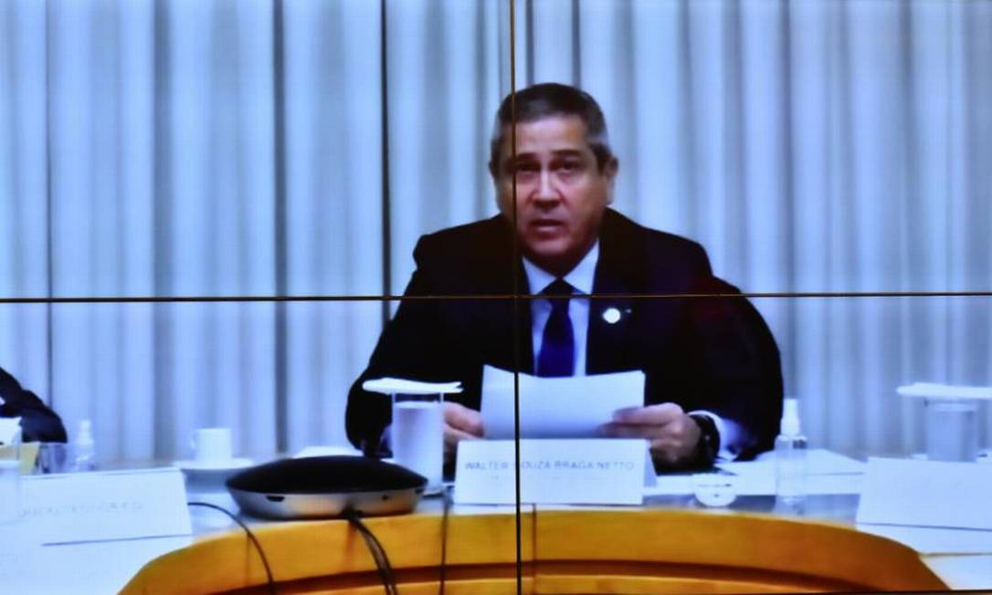  O ministro da Defesa, Walter Braga Netto, e4m audiência na Câmara (19/10/21)
Foto: Reila Maria/Câmara dos Deputados