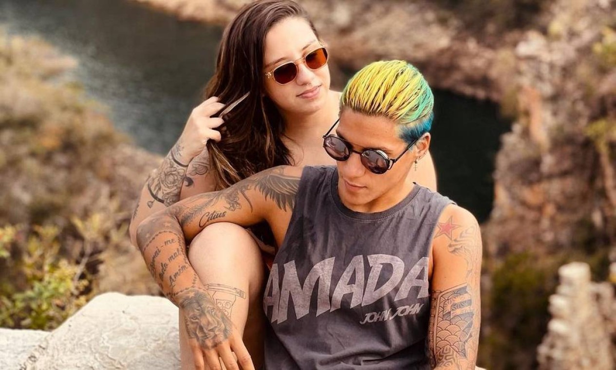 Medalhista de ouro nos Jogos de Tóquio, a nadadora Ana Marcela Cunha assumiu sua homossexualidade em 2015. Nas redes sociais, costuma postar foto com a namorada, Maria Clara Fontoura Foto: Reprodução / Instagram