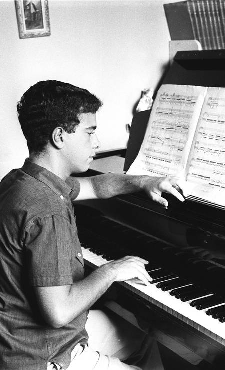 Nelson Freire aos 18 anos Foto: Arquivo / Agência O Globo