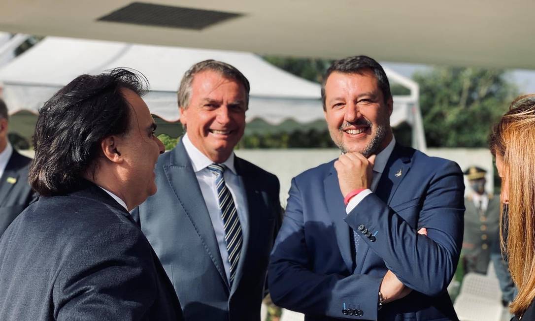 Presidente Jair Bolsonaro encontra com senador Matteo Salvini, líder da Liga, partido de ultradireita, em Pistoia, na Toscana Foto: Reprodução/Twitter 