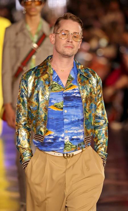 O ator Macaulay Culkin teve um dia de modelo ao desfilar na Gucci Love Parade, na última terça, em Hollywood Foto: Amy Sussman / AFP