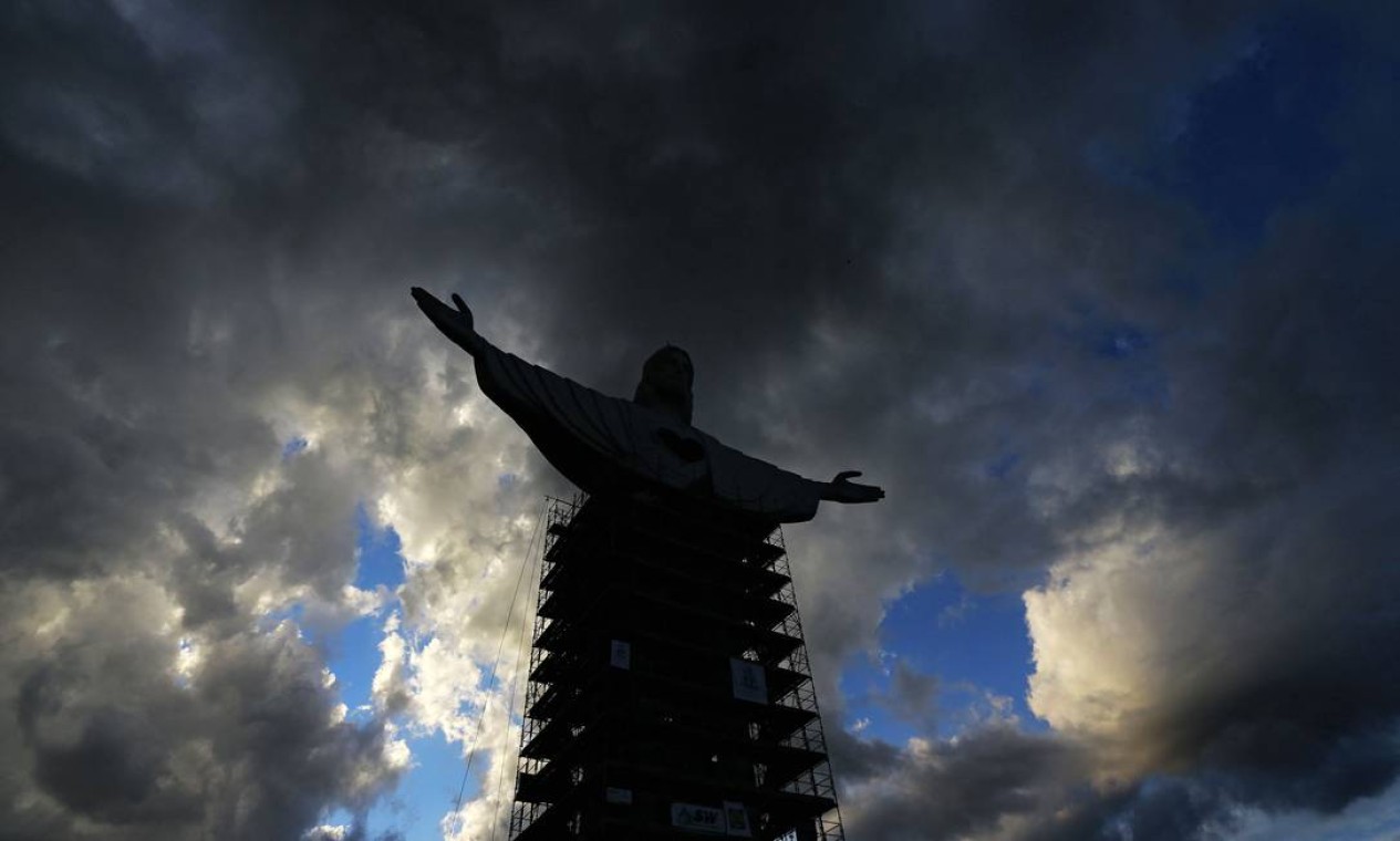 A estátua será maior do que o Cristo Redentor do Rio de Janeiro e a terceira maior do mundo Foto: SILVIO AVILA / AFP