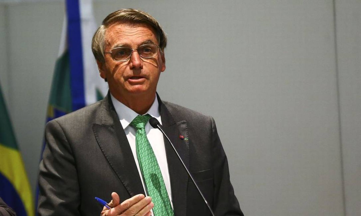 Globo pressiona Bolsonaro ao pedir renovação da concessão antes de