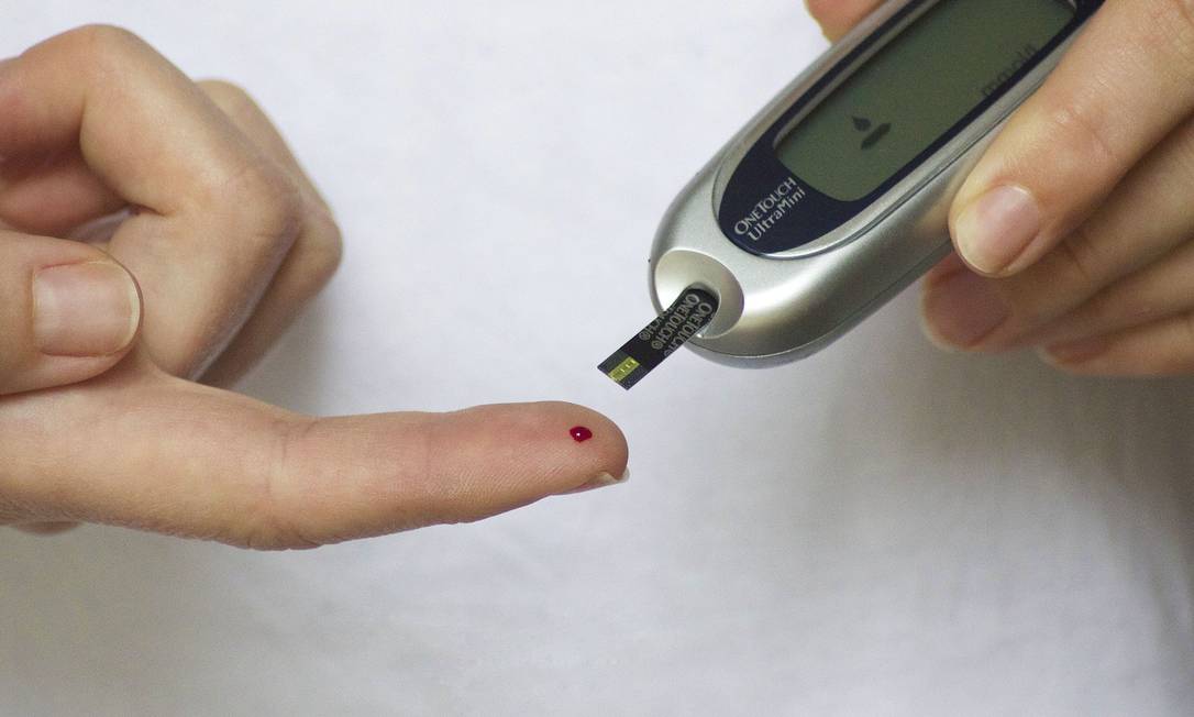 Diabetes é a doença causada pela produção insuficiente ou má absorção de insulina, hormônio que regula a glicose no sangue. Foto: Pixabay