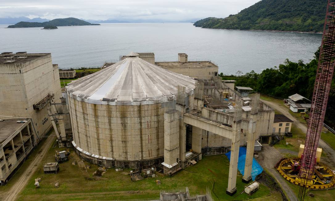 Usina nuclear de Angra 3, que está com as obras paradas Foto: Brenno Carvalho / Agência O Globo/04-02-2020