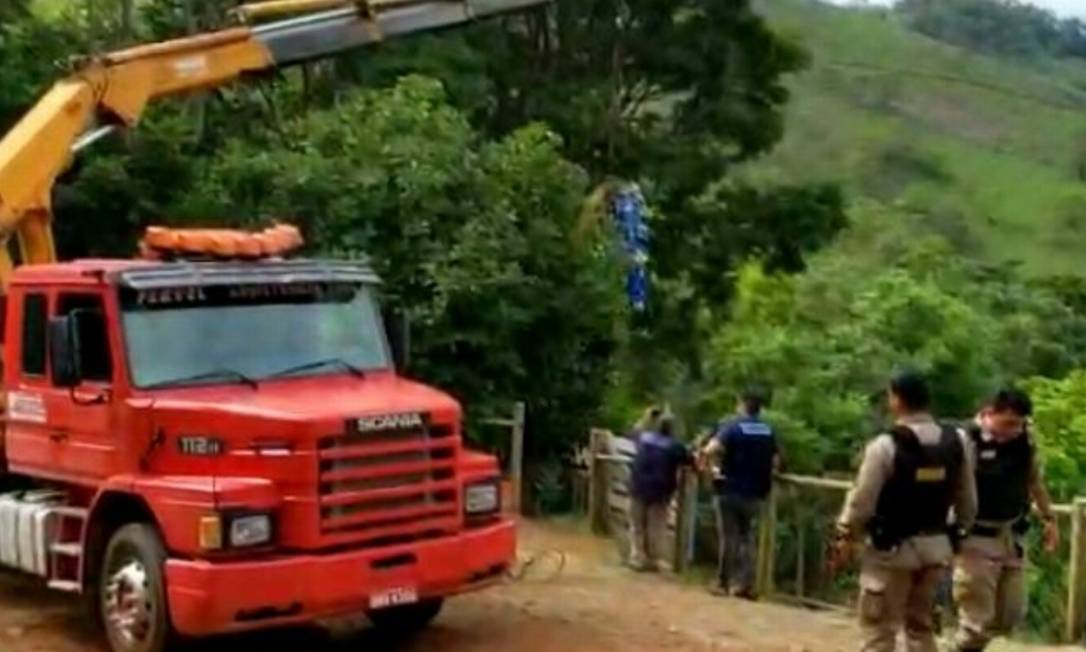 Motores do avião que caiu com Marília Mendonça são resgatados – Amigos de  Pelotas