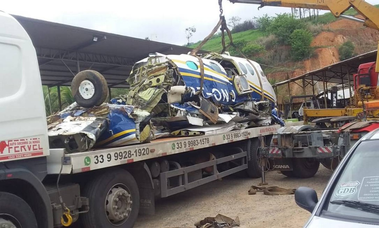 Os destroços do avião que transportavam Marília Mendonça Foto: Amadeu Alexandre