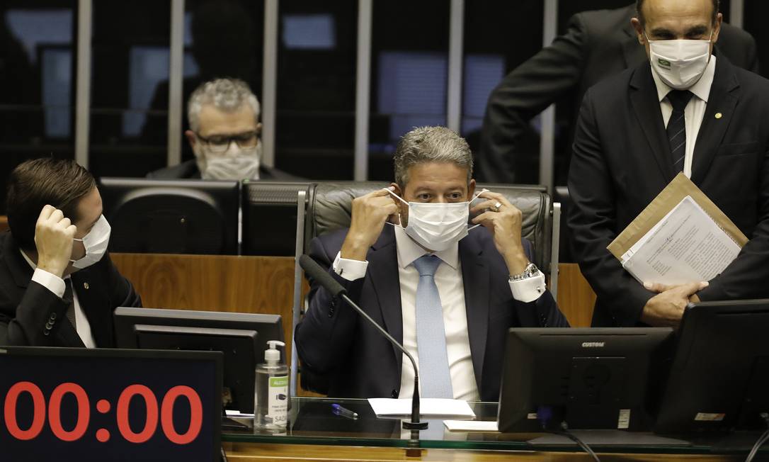 O deputado Arthur Lira (PP-AL), presidindo sessão da Casa Foto: Cristiano Mariz / Agência O Globo
