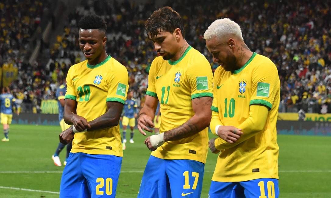 Vini Jr, Neymar e Lucas Paquetá comemoram o gol do Brasil Foto: NELSON ALMEIDA / AFP