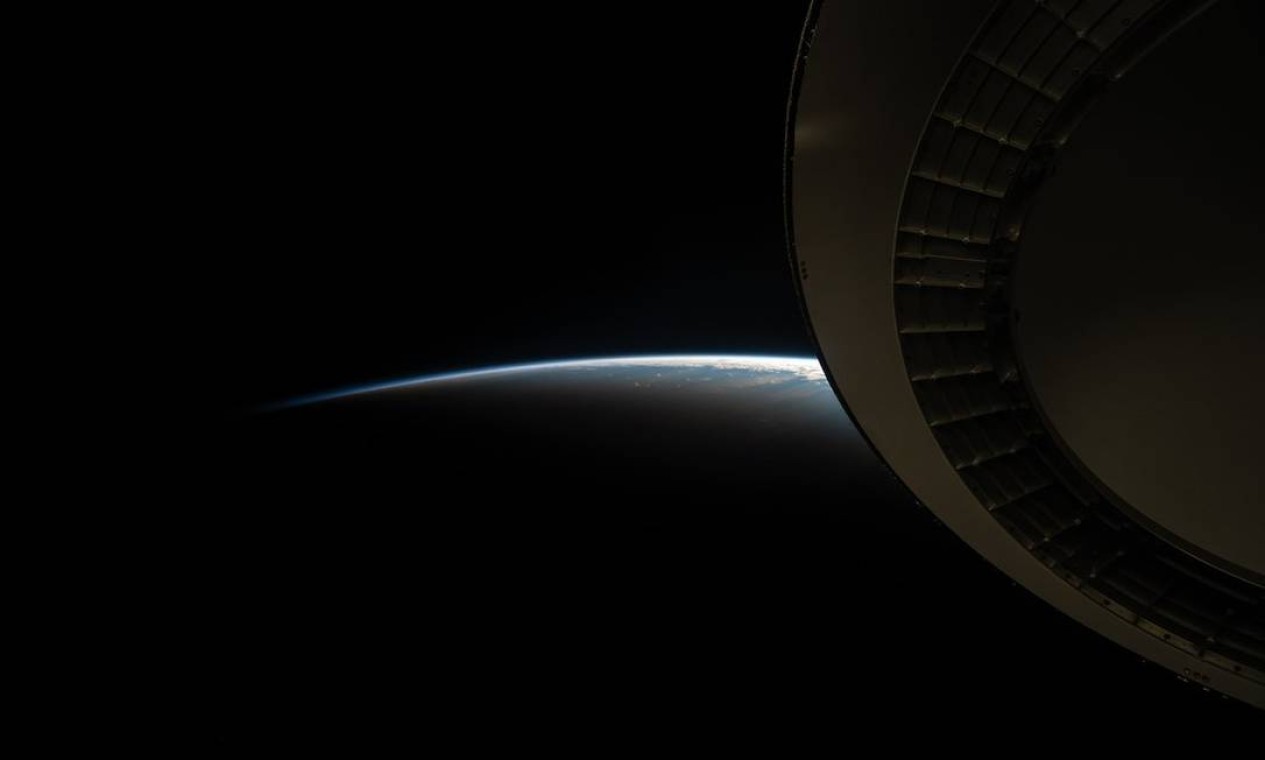 Tripulação Inspiration 4, da SpaceX, fotografou a Terra do espaço em setembro de 2021 Foto: Inspiration4