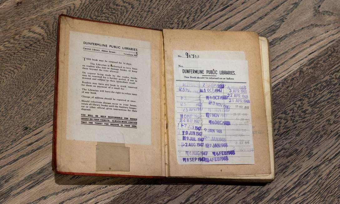 Exemplar de 'Stately Timber', de Rupert Hughes, foi devolvido a uma biblioteca no Reino Unido com 73 anos de atraso Foto: Dunfermline Carnegie Library & Galleries