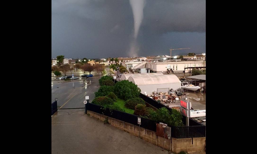 Tornado atingiu ilha da Itália Foto: ISA COLOSSI / via REUTERS