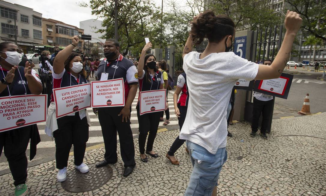 BRASIL Rio de Janeiro (RJ) 21/11/2021 - Primeira prova do Enem 2021 - Entrada dos candidatos na UERJ - Foto de Márcia Foletto Foto: Marcia Foletto / Agência O Globo