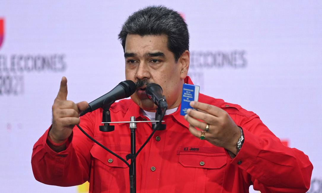 Presidente da Venezuela, Nicolás Maduro, fala durante entrevista coletiva em Fuerte Tiuna, Caracas Foto: YURI CORTEZ / AFP/21-11-21