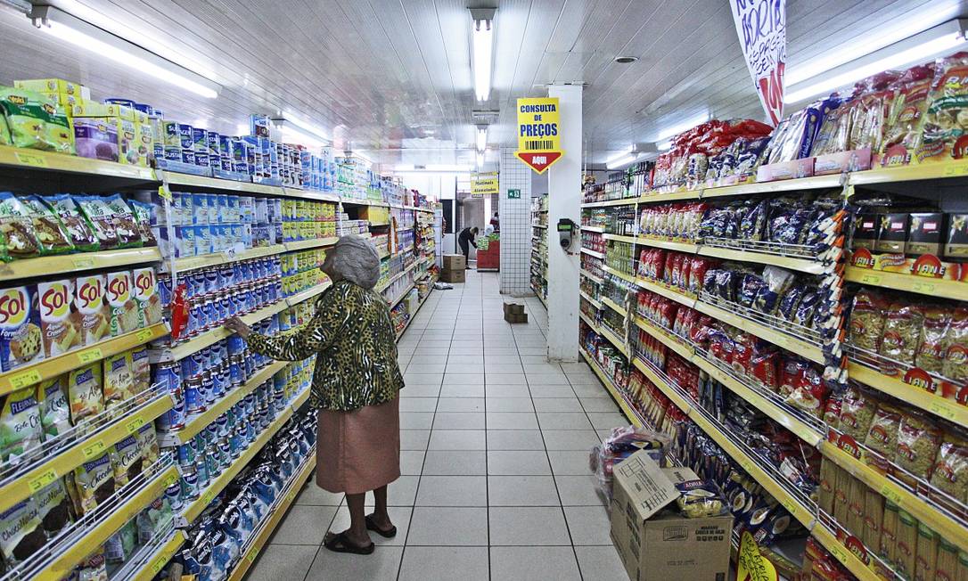 Problemas na safra elevam preço dos alimentos no Brasil Foto: André Coelho / Infoglobo