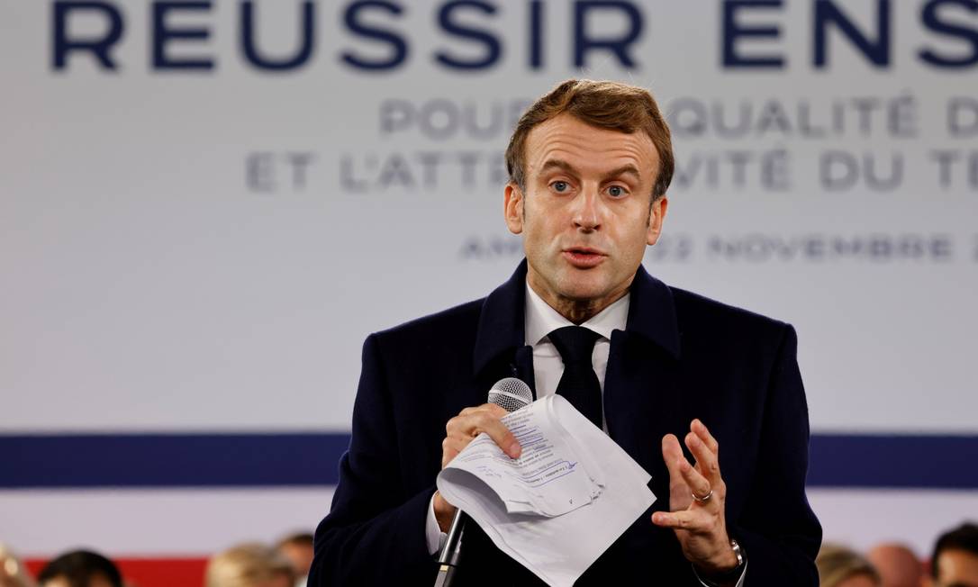 Presidente francês, Emmanuel Macron, discursa durante debate visita a Amiens Foto: Ludovic Marin/POOL / REUTERS
