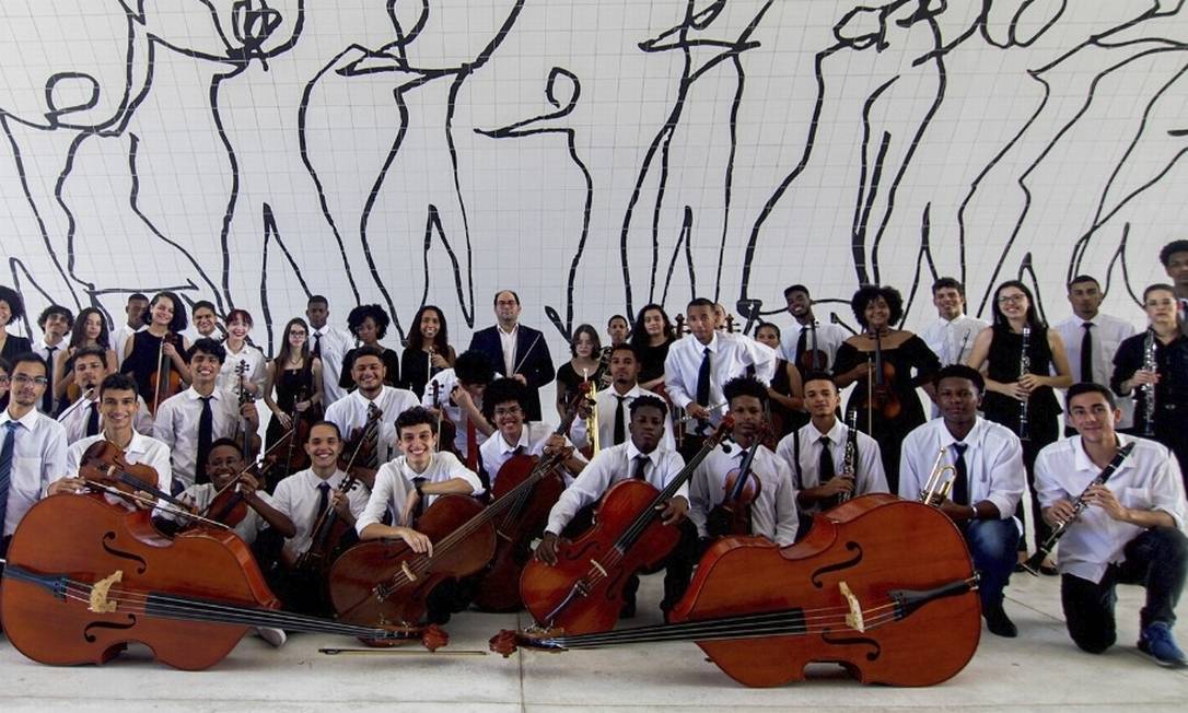 Integrantes. Cinquenta egressos da rede municipal de educação participam da Orquestra Jovem de Niterói Foto: Divulgação/João Jardim