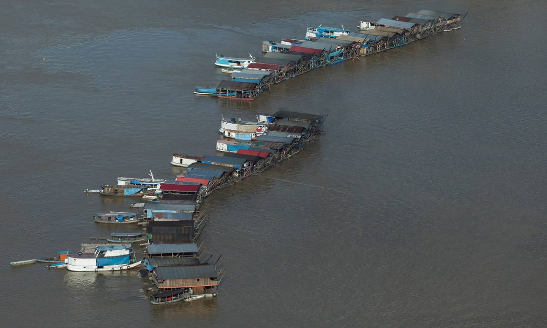 Barcas de garimpeiros no Rio Madeira, no Amazonas Foto: Bruno Kelly/Reuters/23-11-2021