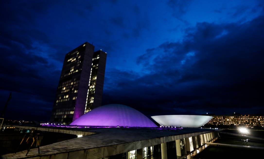 Cúpulas do Senado e da Câmara dos Deputados em Brasília Foto: Cristiano Mariz / Agência O Globo