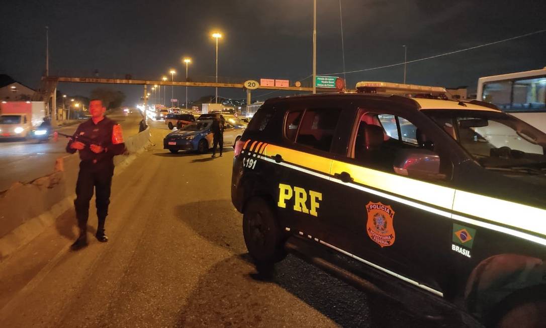 Confronto entre policiais e criminosos deixa quatro mortos na Avenida Brasil Foto: Divulgação PMERJ