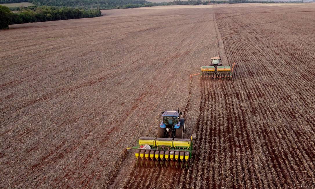 Grande produtor em agropecuária, o Brasil deve ser alvo de medidas protecionistas no exterior, o que põe sob risco quase US$ 50 bilhões em exportações Foto: Fotoarena / Agência O Globo