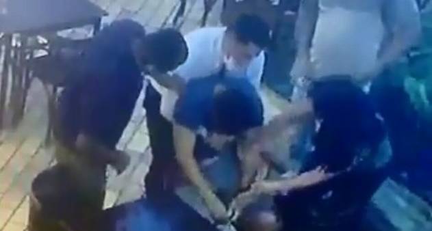 Homem engasga em restaurante, desmaia e é salvo pela PRF em São Paulo; veja  vídeo - Jornal O Globo