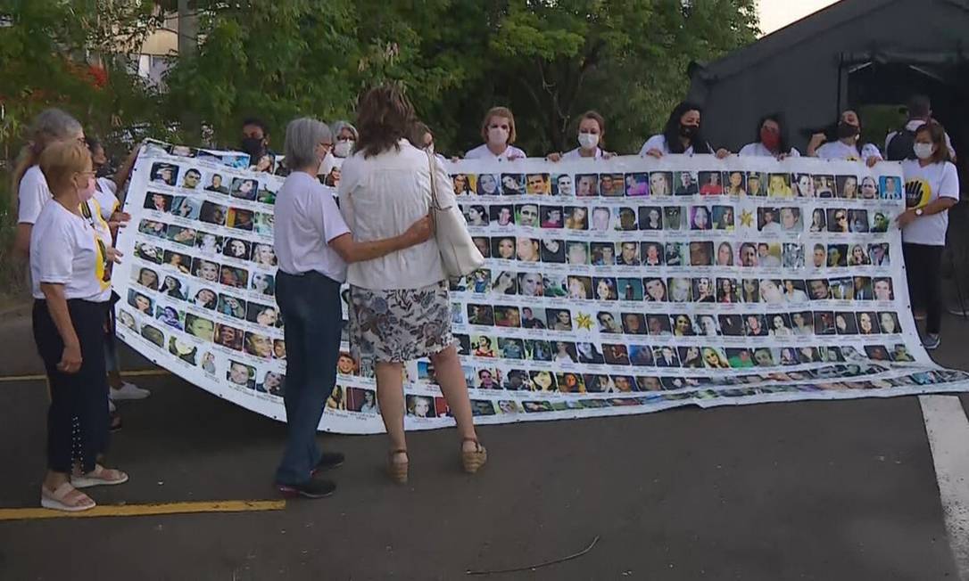Parentes de vítimas do incêndio da Boate Kiss são recebidos em Porto Alegre em "Tenda do Cuidado" Foto: Reprodução
