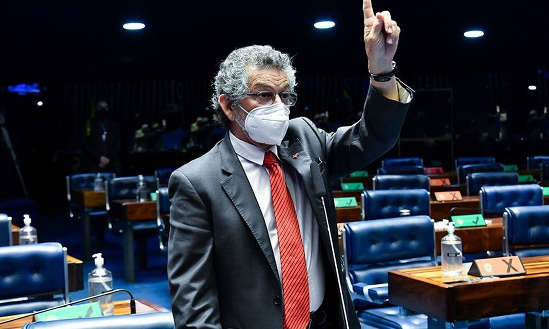 Líder do PT no Senado, Paulo Rocha, em plenário Foto: Waldemir Barreto / Agência Senado