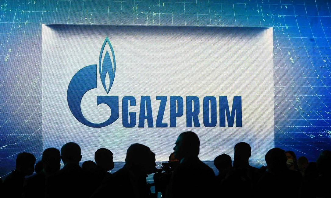 Logo da Gazprom, que comprou a rede social Vkontakte (VK) Foto: OLGA MALTSEVA / AFP