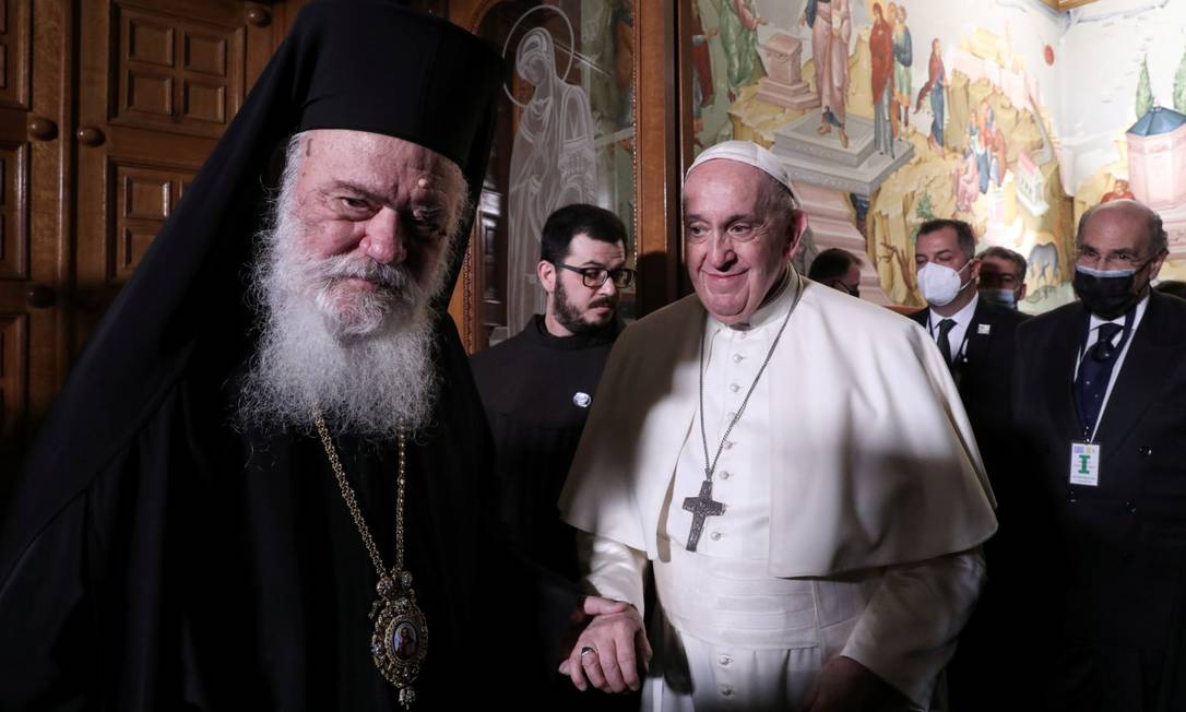 Papa Francisco se encontra com o arcebispo ortodoxo Jerônimo II, durante visita a Atenas Foto: POOL / REUTERS