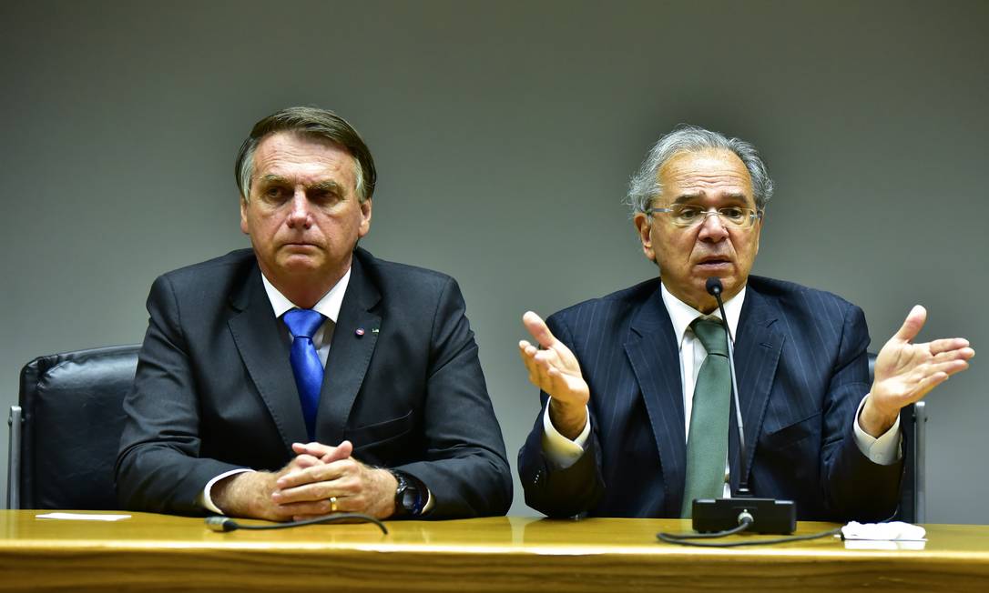 Bolsonaro e o ministro da Economia Paulo Guedes Foto: Fotoarena / Agência O Globo