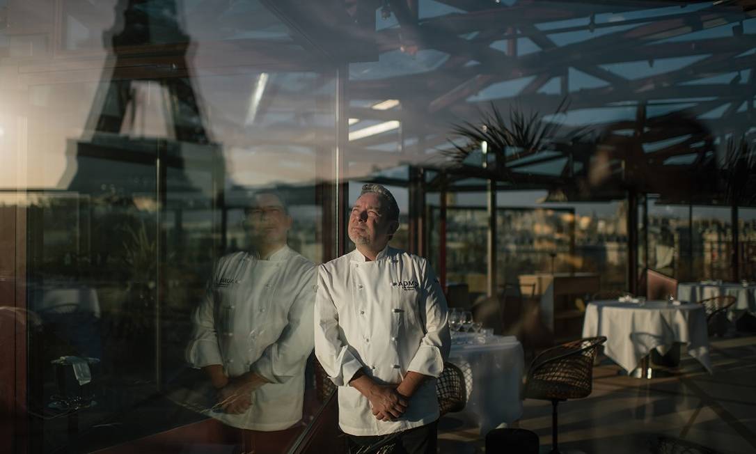 Junto a la Torre Eiffel hay un restaurante que integra cocina de Francia y España