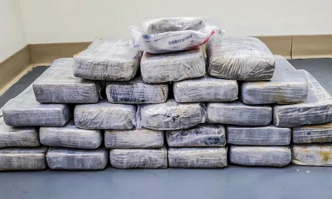 Pacotes de cocaína encontrados flutuando na Flórida foram avaliados em US$ 1 milhão Foto: Reprodução