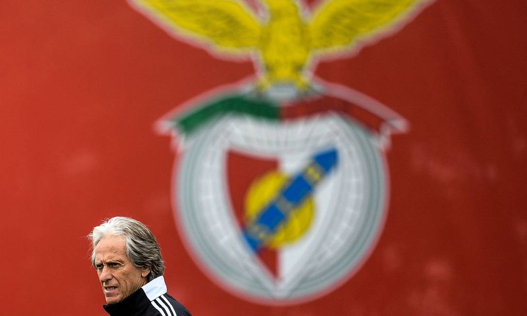 Jorge Jesus está pressionado no Benfica Foto: PATRICIA DE MELO MOREIRA / AFP