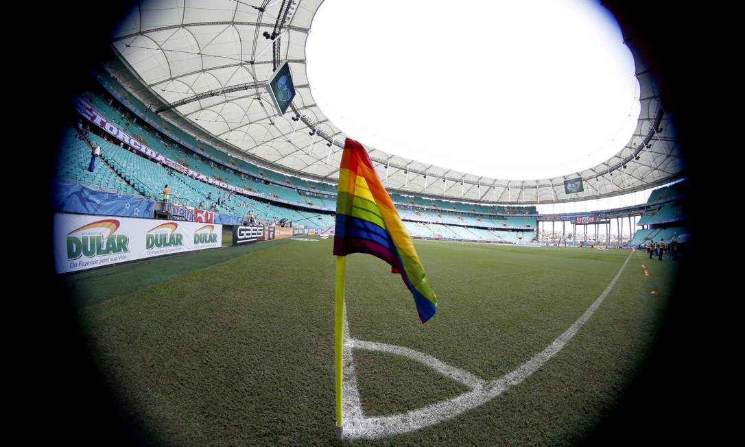 Lançado já sob ataques, Observatório Nacional da LGBTfobia no Futebol oferece ferramenta on-line para
torcedores relatarem assédios; material será enviado às autoridades e usado para a elaboração de relatórios Foto: Felipe Oliveira 