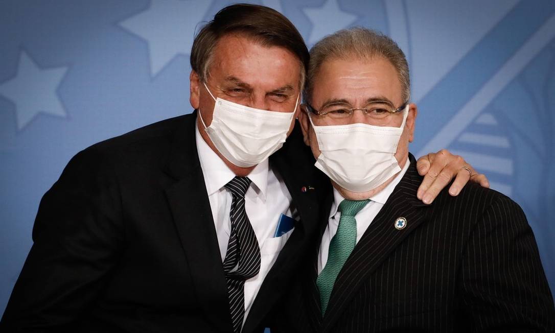 O presidente Jair Bolsonaro e o ministro Marcelo Queiroga, não necessariamente nessa ordem | Foto: Pablo Jacob