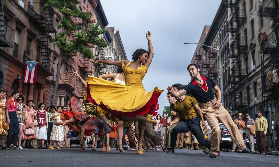 Ariana DeBose como Anita e David Alvarez como Bernardo em 'West Side Story' Foto: Niko Tavernise / Agência O Globo