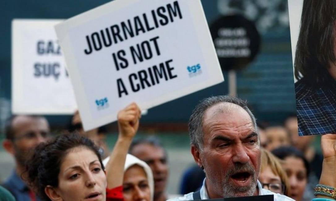 Relatório aponta que 293 jornalistas foram presos em 2021 Foto: REUTERS