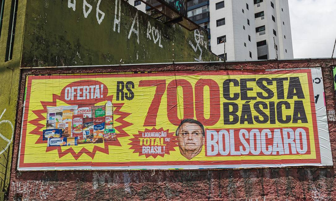 Outdoors com críticas ao governo federal são instalados em SP e MG:  &#39;Bolsocaro, é melhor Jair se endividando&#39; - Jornal O Globo